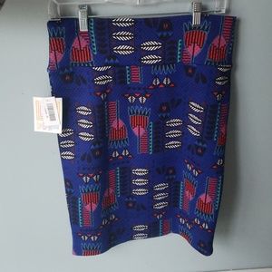 NEW LISTING!!! BNWT LULAROE CASSIE MEDIUM SKIRT